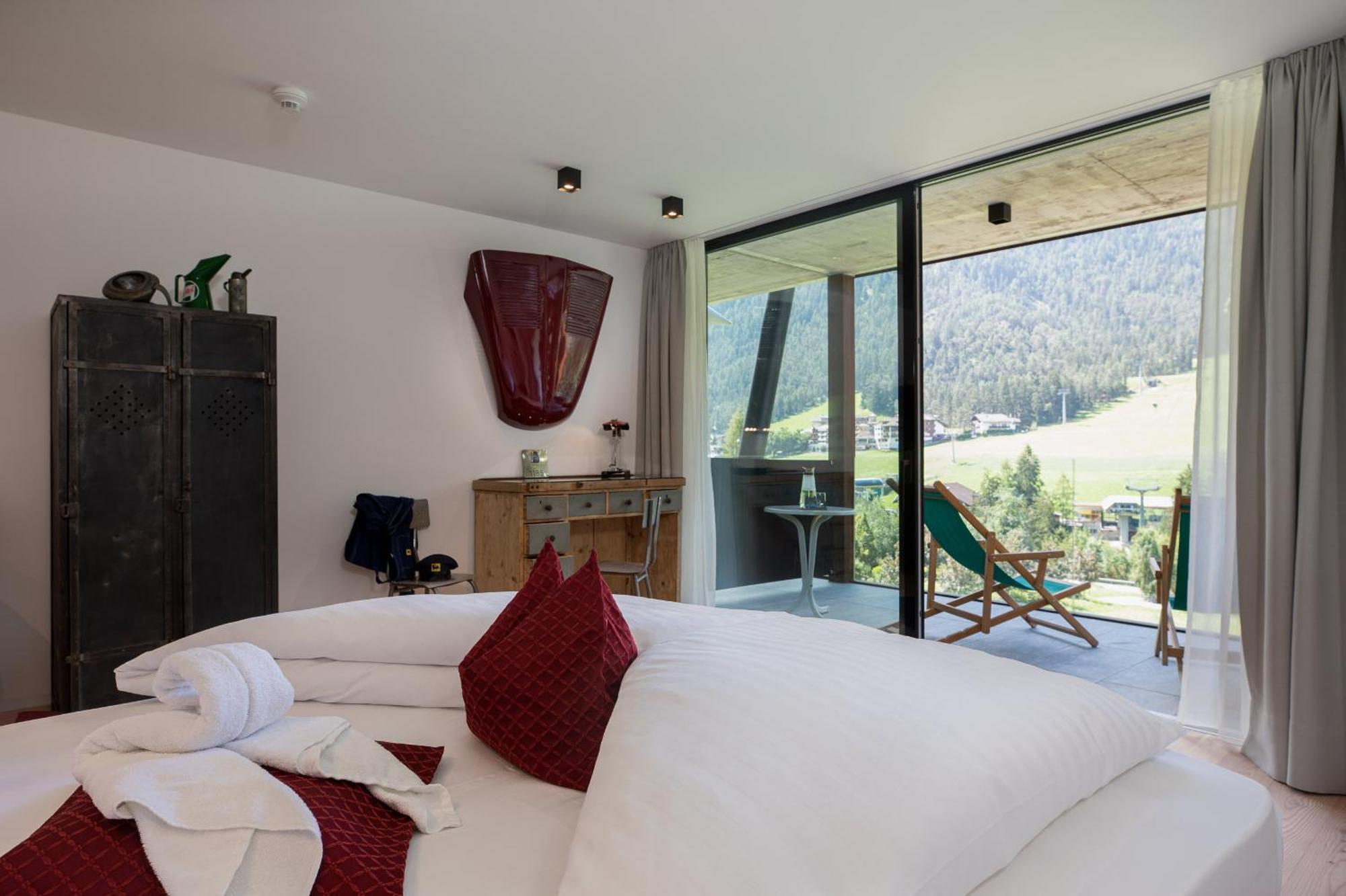 Al Plan, A Mountain Moving Hotel San Vigilio Di Marebbe Room photo