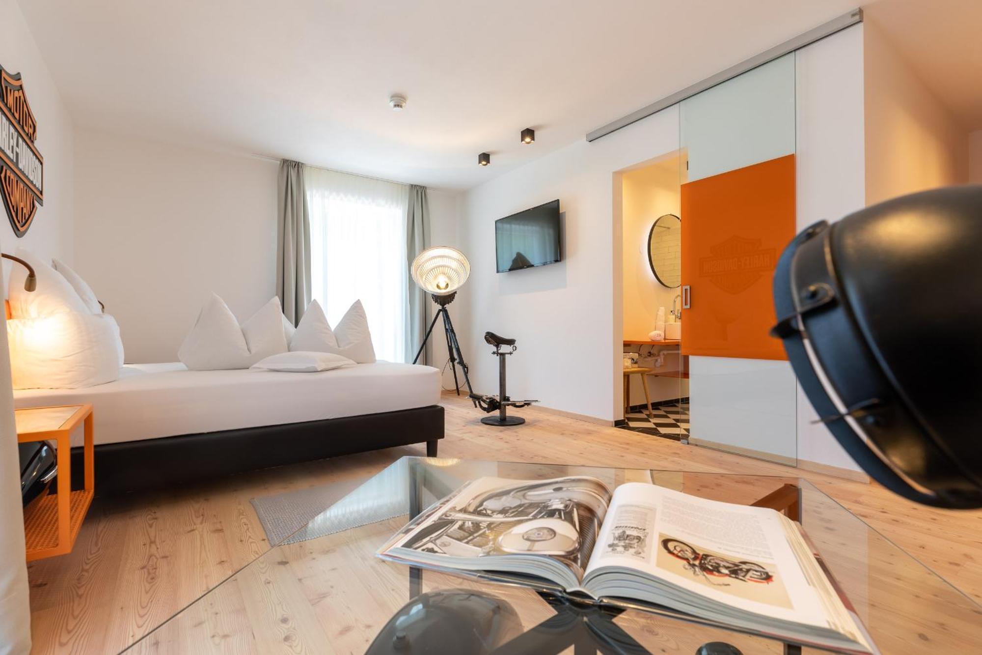 Al Plan, A Mountain Moving Hotel San Vigilio Di Marebbe Room photo